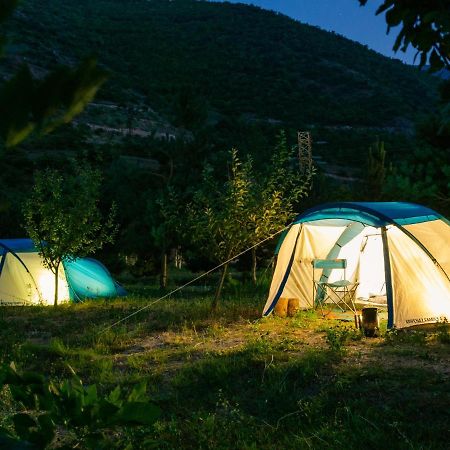 Camp'In Goris Hotel ภายนอก รูปภาพ