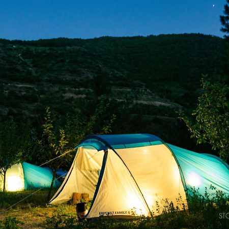 Camp'In Goris Hotel ภายนอก รูปภาพ