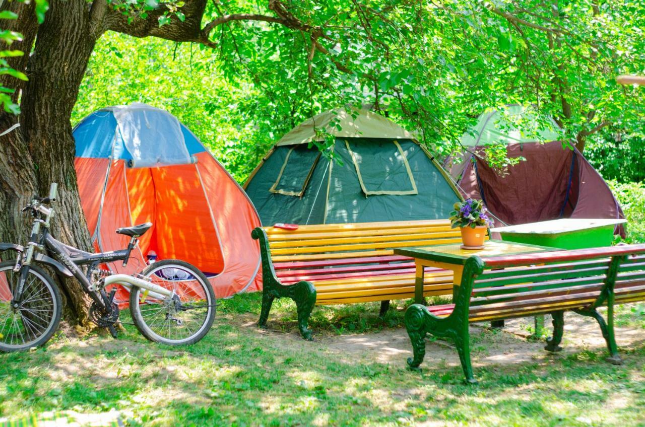 Camp'In Goris Hotel ภายนอก รูปภาพ